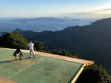 嵩山展望台から眺める、周防大島のパノラマビュー！パラグライダーも