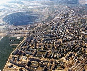 ダイヤモンドの採掘坑 世界最大 シベリア 時遊zine