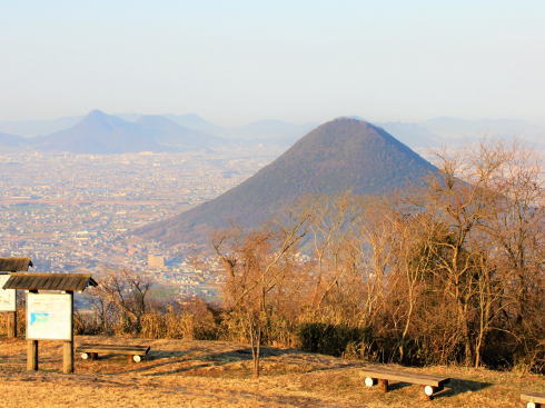 香川 城山展望台から眺める飯野山