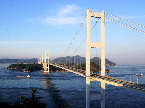 糸山公園から見る来島海峡大橋 全景
