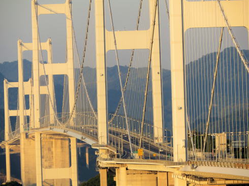 糸山公園から見る来島海峡大橋（ズーム）2