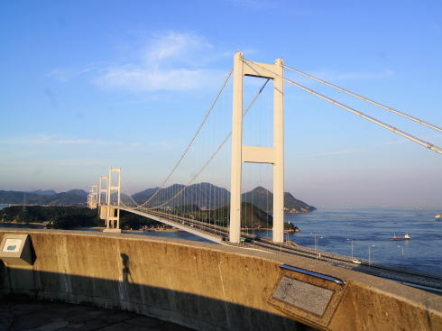 糸山公園から見る来島海峡大橋