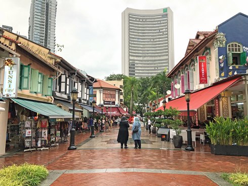 シンガポールのアラブストリート 雑貨店などが並ぶ