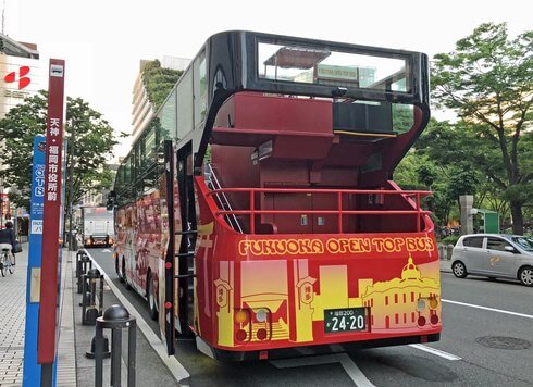 福岡オープントップバスの後ろ姿