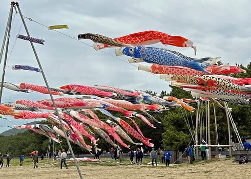 虹の鯉のぼりプロジェクト、浅江中学校の生徒が東日本大震災の子供たちのために