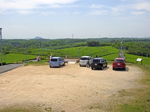 西日本最大級の茶畑、山口県の藤河内茶園の展望台と駐車場