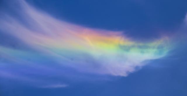彩雲（さいうん）が見られる条件、幸せの虹色の雲