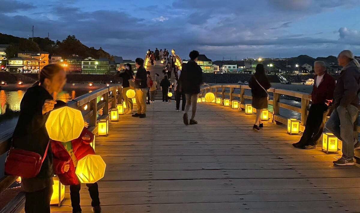 錦帯橋が幻想的に浮かぶ！岩国で「錦帯橋芸術文化祭」アート・パフォーマンス・篆刻体験など