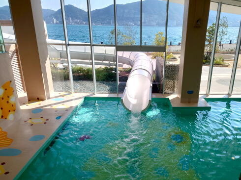 リゾナーレ下関 ふぐプールのスライダー