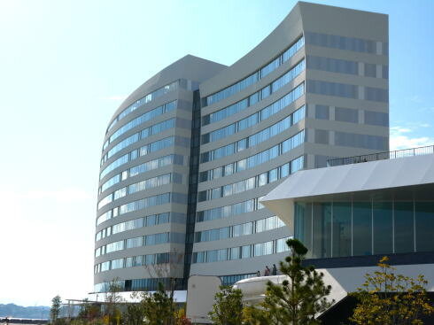 リゾナーレ下関 曲線美の建物