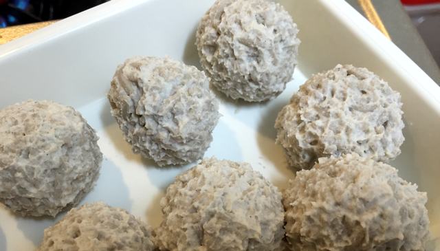 お蕎麦のアレンジレシピ、お団子に！