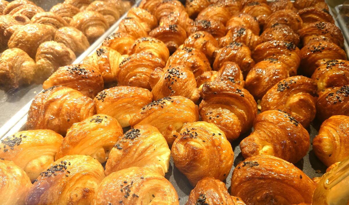 なんっていい香りだろう…博多・天神の駅に名物クロワッサン店・ミニヨン