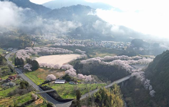 弥栄湖スポーツ公園の黒沢グラウンド／テニスコート